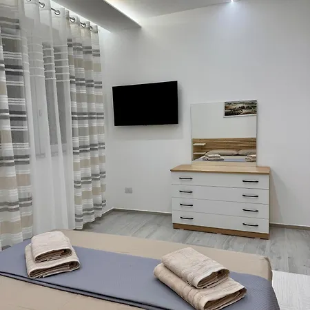 Ezlin Smart Luxury * Savona